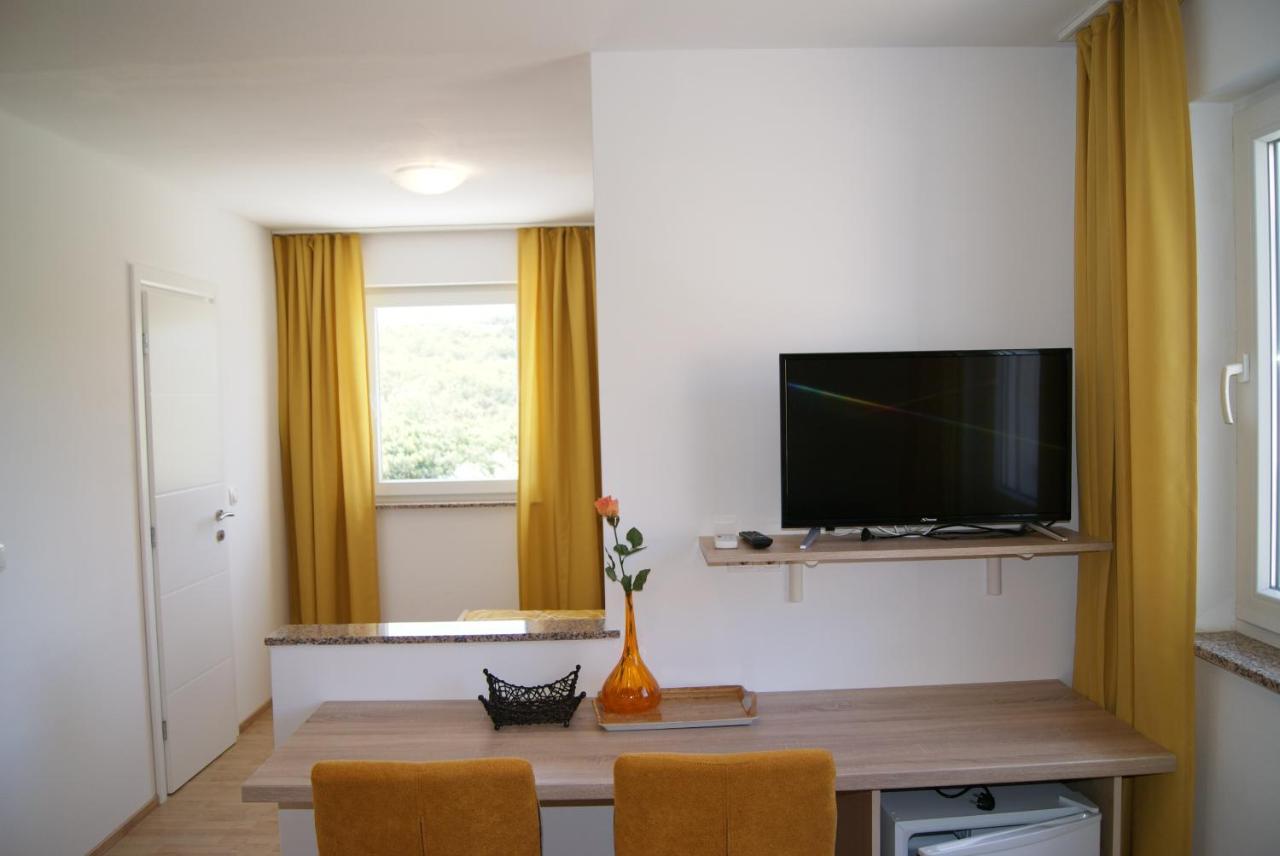 Rooms Magdalena Krk Krk Town Exterior foto