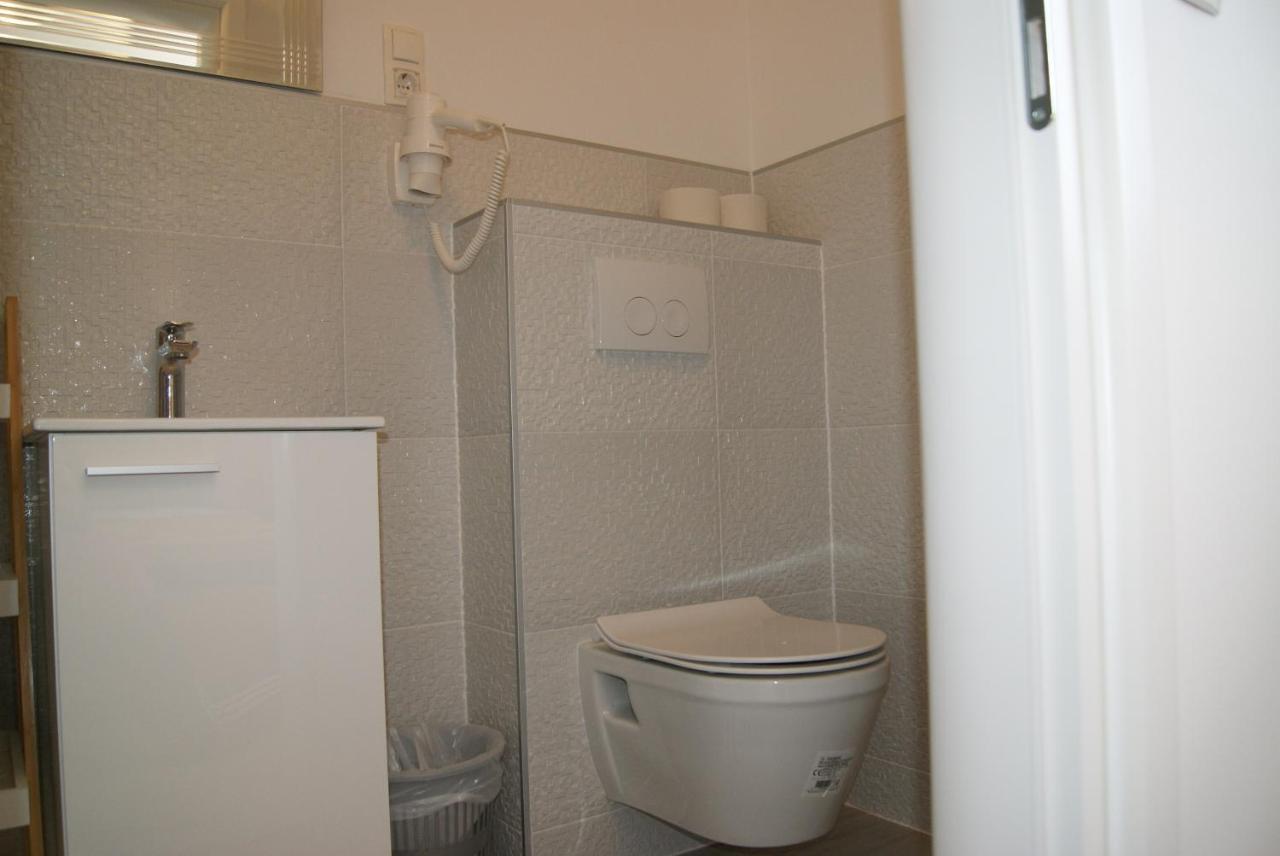 Rooms Magdalena Krk Krk Town Exterior foto